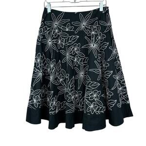 White House Black Market WHBM Skirt A-line Black White Embroidered Women's 4
